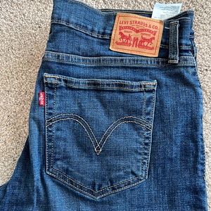 Levi’s Boyfriend crop women’s size 30